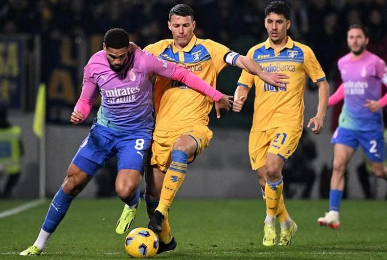 Frosinone vs AC Milan (00:00 – 04/02) | Xem lại trận đấu