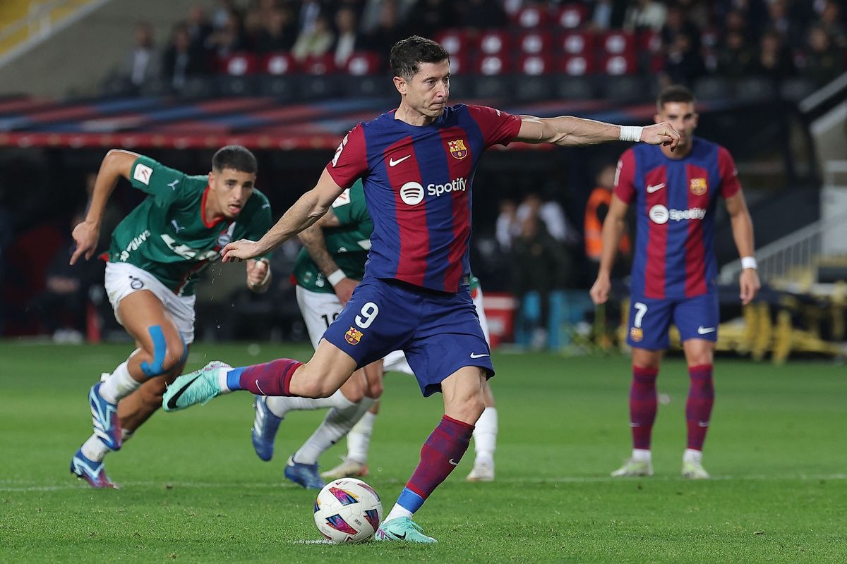 Nhận định soi kèo Barcelona vs Alaves lúc 20h00 ngày 2/2/2025
