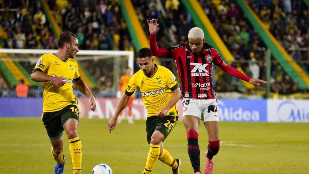nhan-dinh-soi-keo-vitoria-vs-defensa-justicia-luc-05h00-ngay-7-5-2025-1