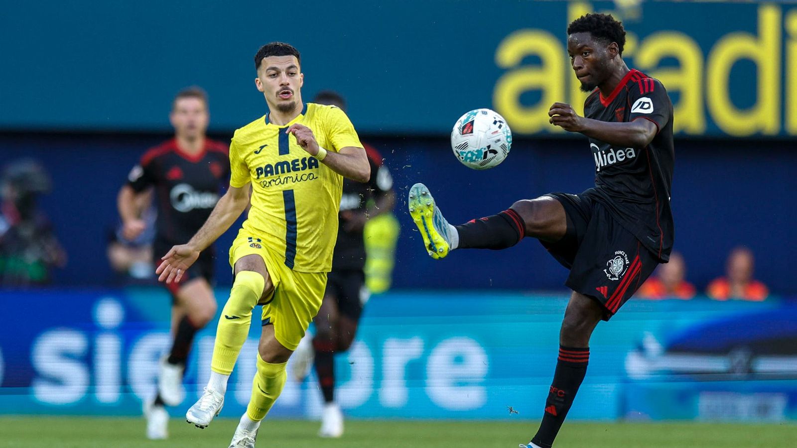 Villarreal vs Sevilla (00:00 – 14/05)